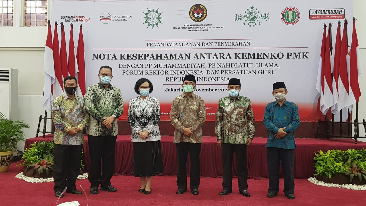 Foto_Bersama_Forum_Rektor_Indonesia